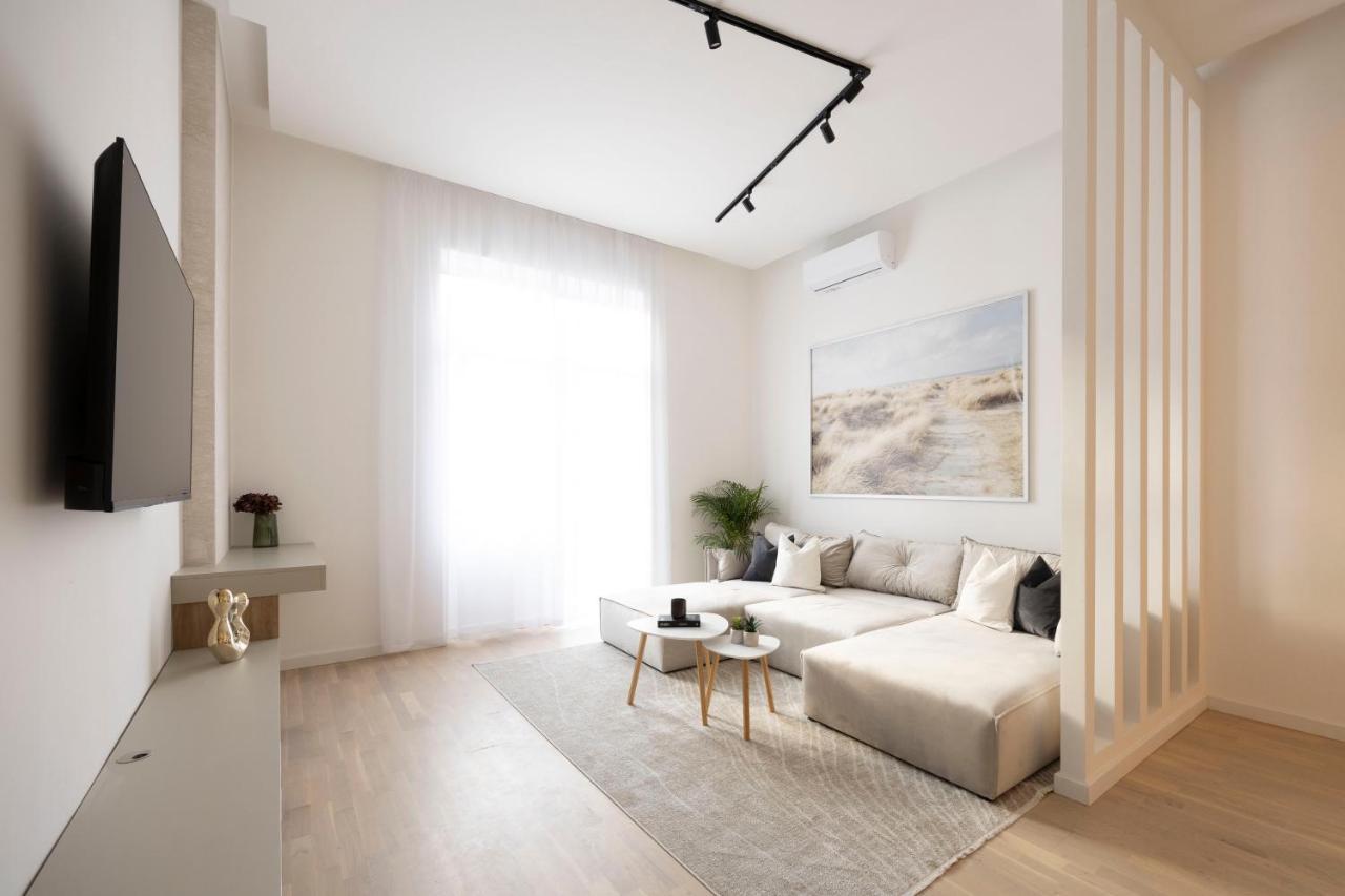 Luxurious & Spacious Central Residence With Balcony Будапеща Екстериор снимка