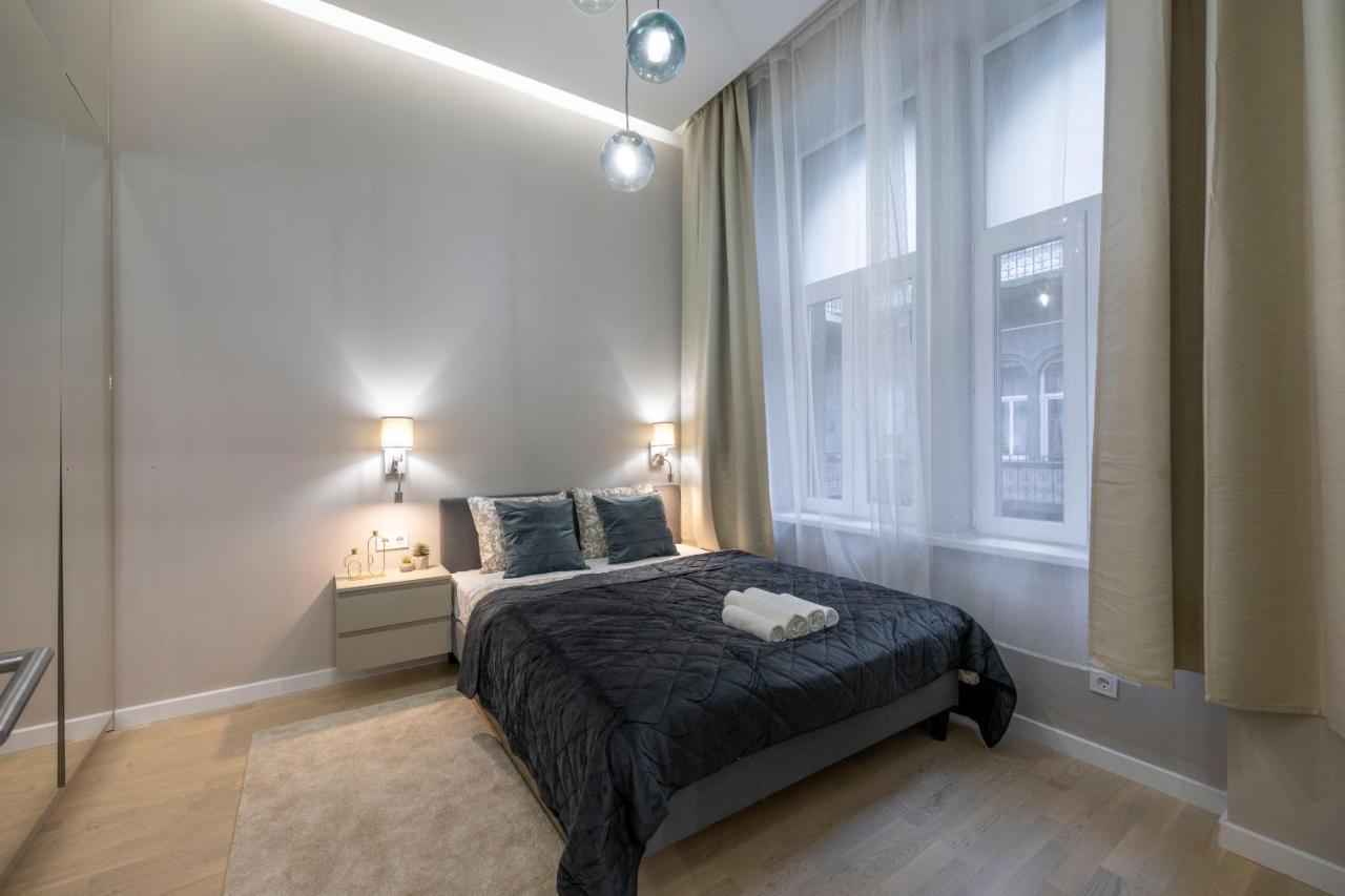 Luxurious & Spacious Central Residence With Balcony Будапеща Екстериор снимка