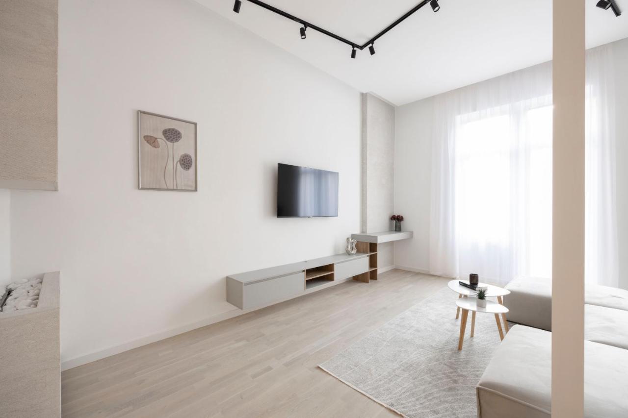 Luxurious & Spacious Central Residence With Balcony Будапеща Екстериор снимка