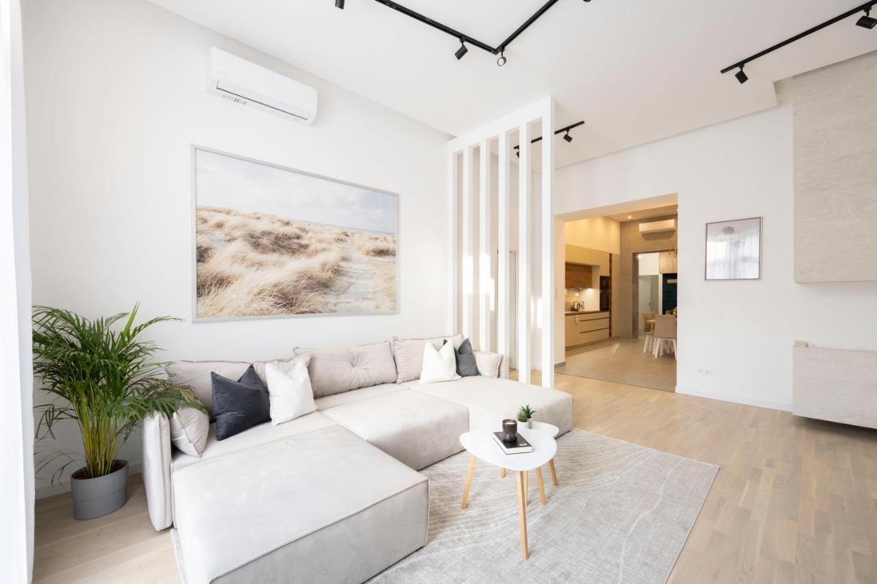 Luxurious & Spacious Central Residence With Balcony Будапеща Екстериор снимка