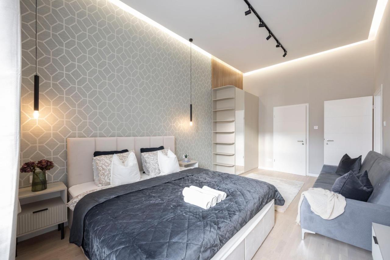 Luxurious & Spacious Central Residence With Balcony Будапеща Екстериор снимка
